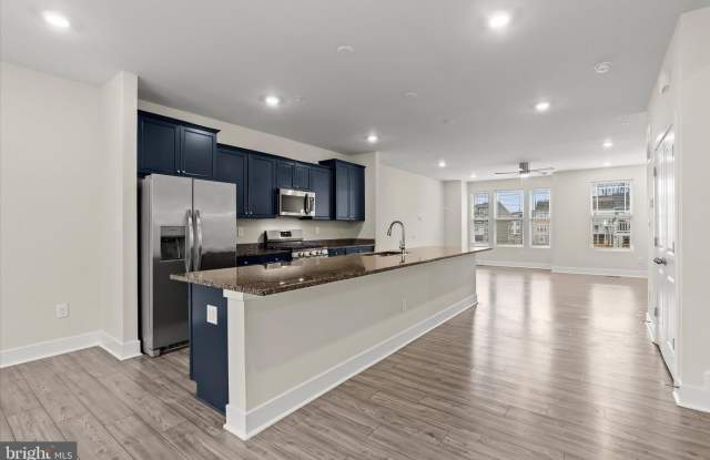 304 SWEETBAY RD photos photos