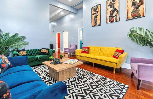 2608 MAGNOLIA Street Gallery 2
