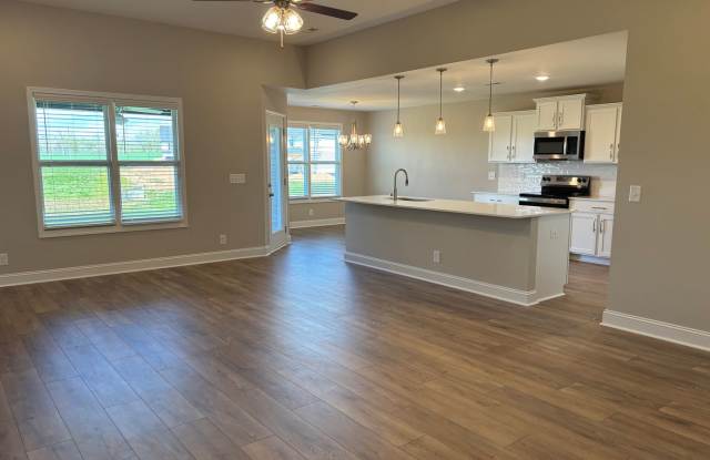 Stunning 3 Bed, 2 Bath Home for Rent! Gallery 3