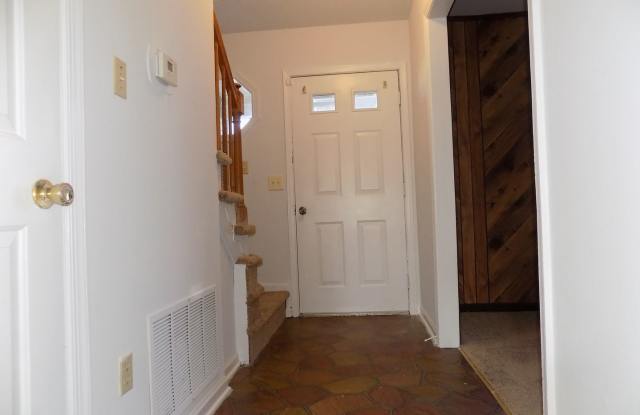 121 Lambert Drive Gallery 2