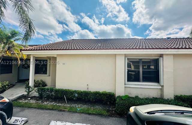 17251 NW 60th Ct Gallery 1