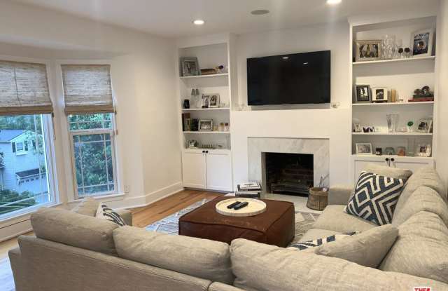 10317 WALAVISTA Road Gallery 2