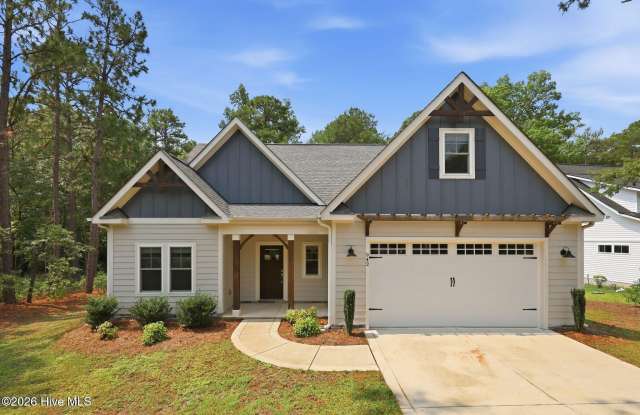 942 Greenbriar Drive Gallery 1