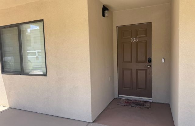 SHORT TERM FULLY FURNISHED 3BD/3BA TOWNHOUSE Gallery 3