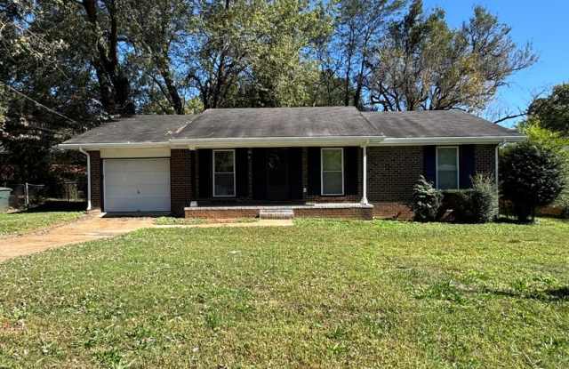 3306 E Tucker Dr NW, Huntsville, AL 35810 $1,500/month | 3 Bedrooms | 2 Bathrooms | Single-Car Garage | Fenced Backyard Gallery 1
