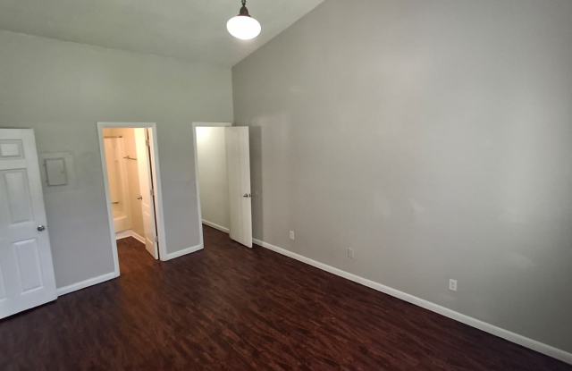 3700 Squaw Valley Drive Southwest - D Gallery 2