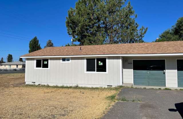 2606 N 7th   (Located in Malin) photos photos