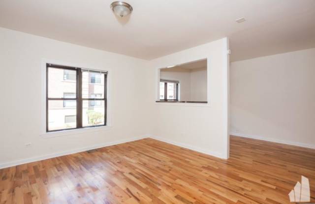 827 West Waveland Gallery 1