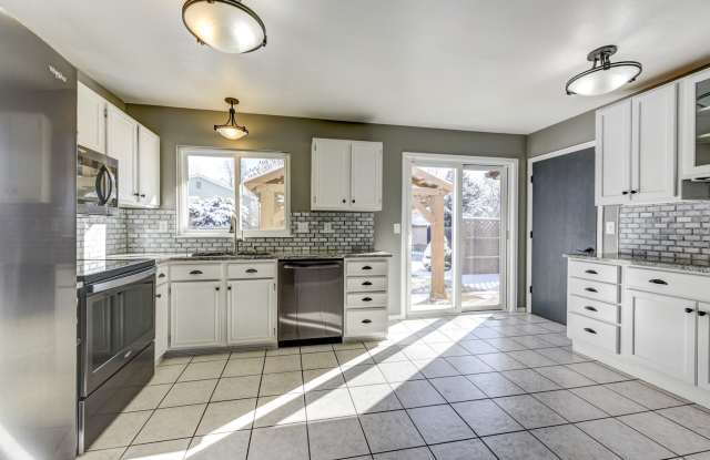 Updated  well maintained 3-bedroom home in Lafayette. - 1212 Alexandria Street, Lafayette, CO 80026