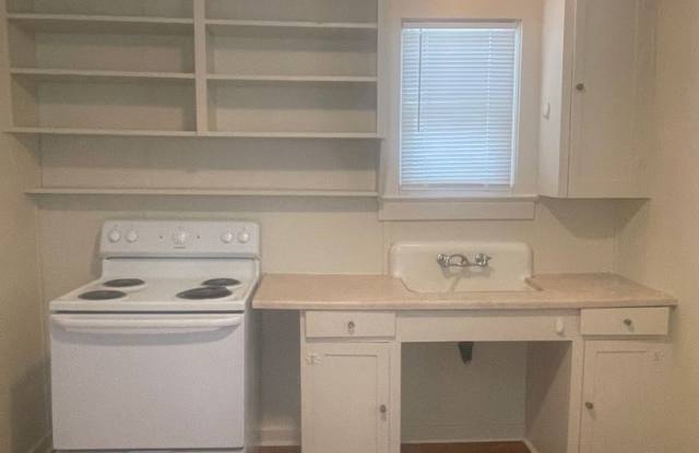 *MOVE IN SPECIAL $500 OFF FIRST MONTHS RENT* 1 BED 1 BATH HOUSE NEAR DOWNTOWN photos photos
