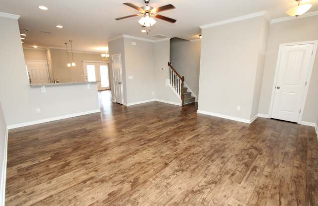 1043 Myers Point Dr Gallery 3