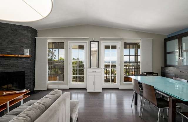 2215 Linwood St. Gallery 1