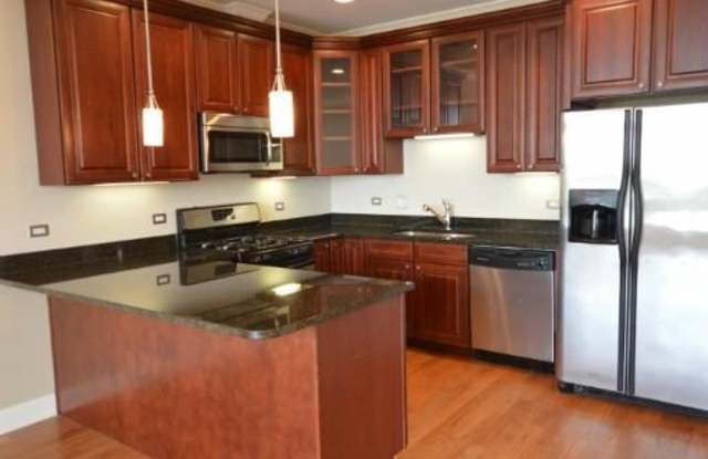 3355 N Clark St 2N - 3355 North Clark Street, Chicago, IL 60657