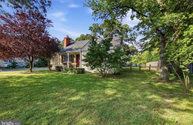 6012 CLAMES Drive Gallery 3