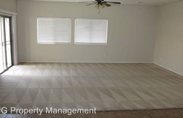 17038 W Saguaro Ln Gallery 2