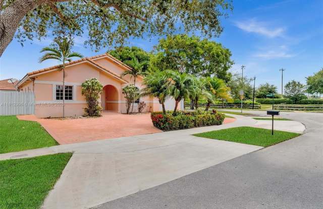 8915 NW 164th St photos photos