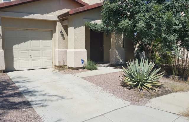 Tucson Oasis: 3-Bed, 2-Bath Home with Spacious Private Yard  Patio photos photos