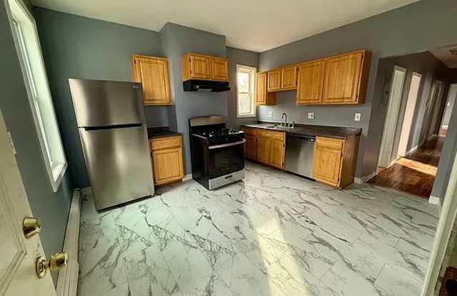 180 Quincy St. photos photos