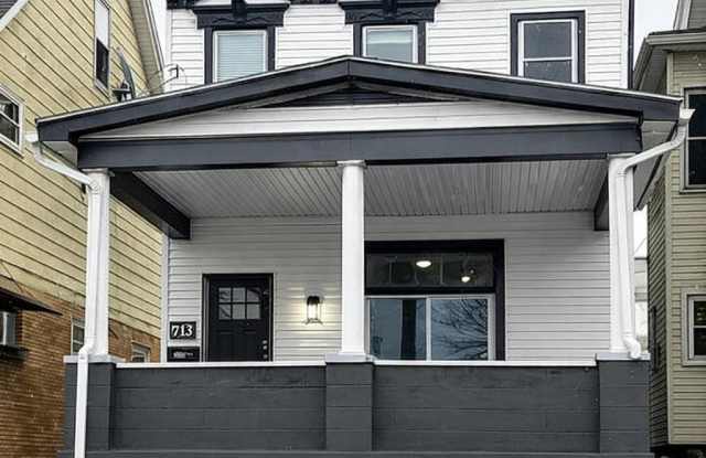 705 2nd Ave photos photos