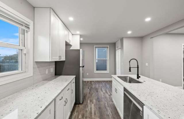1736 Bruck Street photos photos