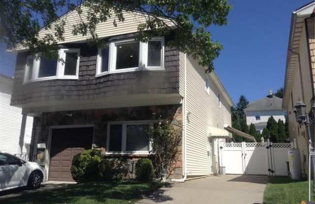 387 Woolley Avenue - 387 Woolley Avenue, Staten Island, NY 10314
