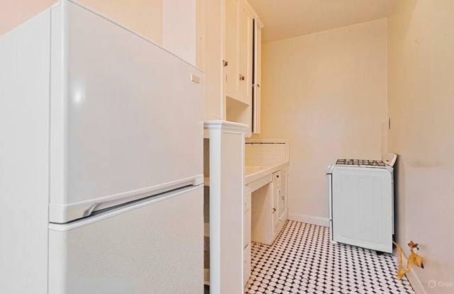 649 North Rossmore Avenue photos photos