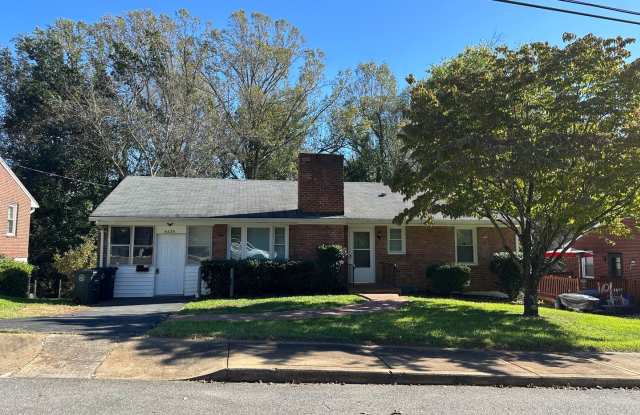 Spacious brick house in Lynchburg! Move in special! - 4624 Ferncliff Drive, Lynchburg, VA 24502