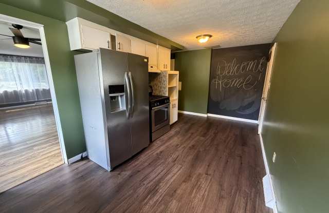 9406 Independence Boulevard #RIGHT Gallery 4