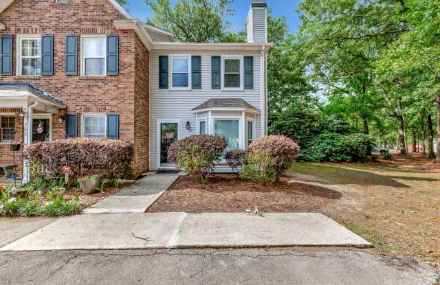 Charming 2BR End Unit Townhome in Prime Location! photos photos