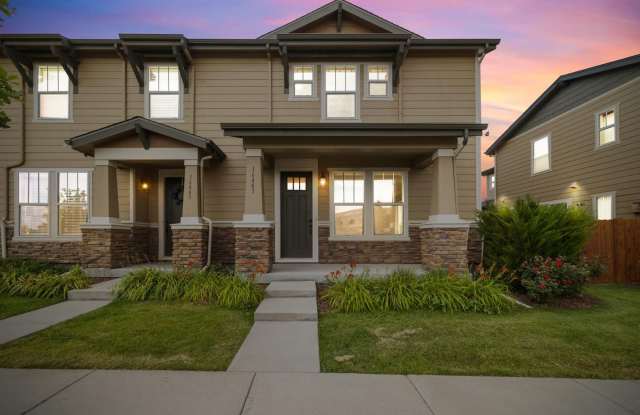 Outstanding Townhome W/ Large 3 Bed- 2.5 Bath and 2-Car Garage! photos photos