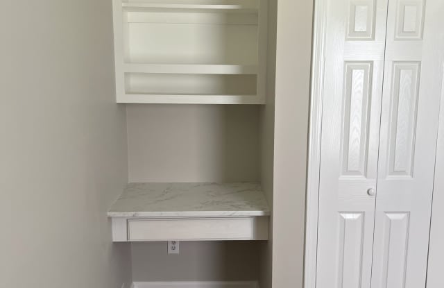 2102 Bennett Court photos photos