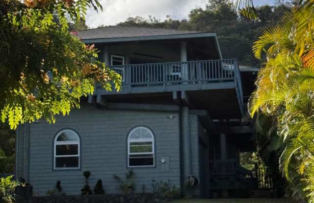 Prime location, large custom home near Waimea Bay photos photos
