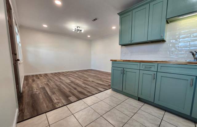 newly renovated 2 bedroom, 1 bathroom apartment on Panama City Beach photos photos