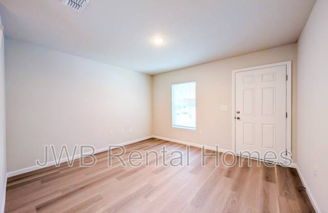 6052 Redpoll Ave Gallery 3