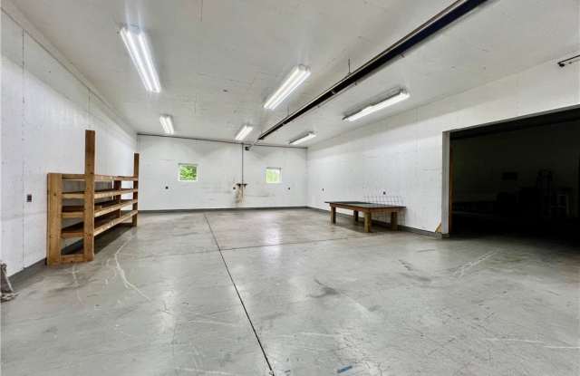 4617 New Castle Rd Gallery 2