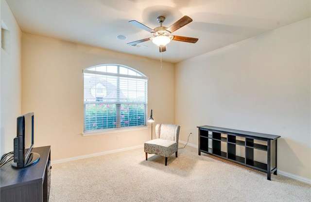 9701 Orangewood Trail Gallery 4