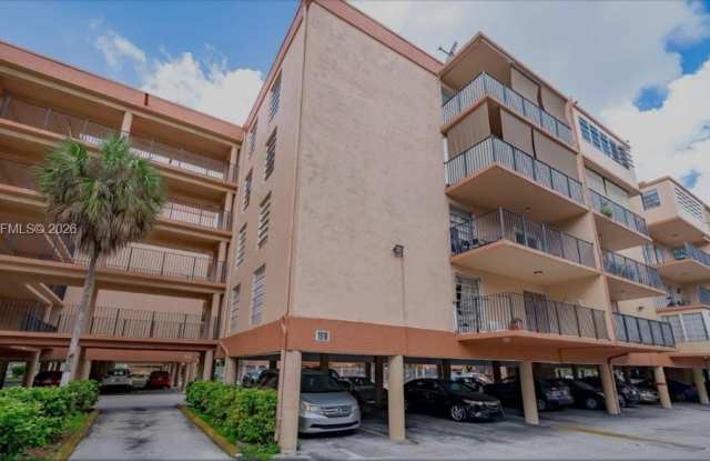 1910 W 56th St photos photos