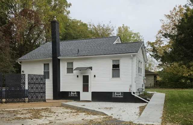 325 N Kendall Avenue Gallery 2