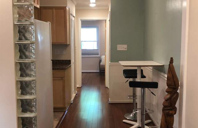 469 Ridge Street Northwest - 1, # 1 Gallery 4