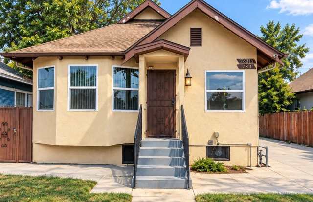 Charming 3-Bedroom Los Angeles Home Gallery 1