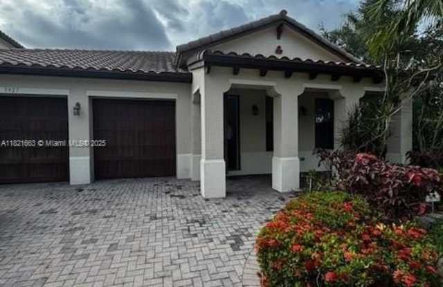 3927 NW 84th Way photos photos