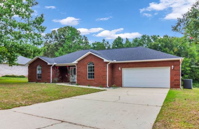 GREAT 4 BED / 2 BATH IN Crestview Gallery 2