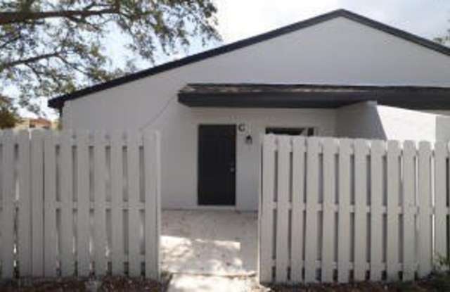 2011 Oleander Boulevard photos photos