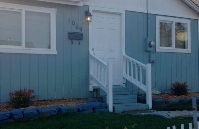1009 Ironsides Avenue - 1009 Ironsides Ave, Bremerton, WA 98310