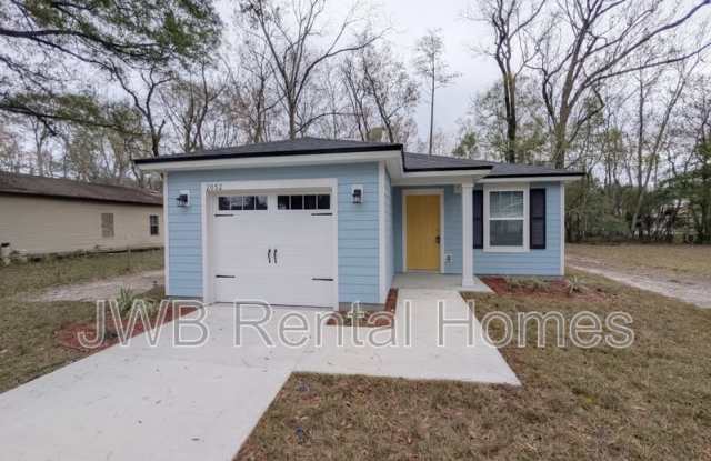 2052 Dean A Ave photos photos