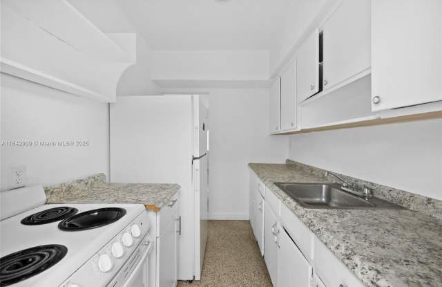 800 83rd St photos photos