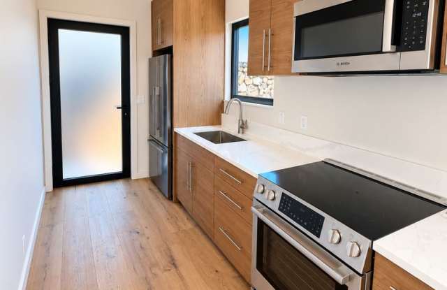 1-Bedroom, 1-Bath Ground-Floor Ohana in Wahikuli, Lahaina — $2,350/month + GET Gallery 3