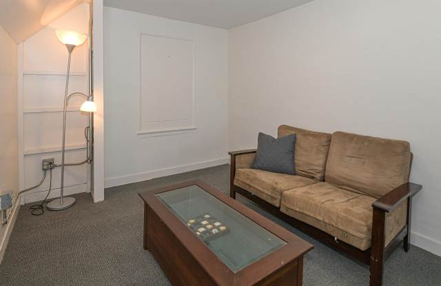 24 Pleasant Street Gallery 4