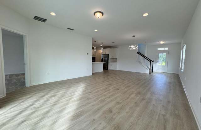 213 FARMFIELD Drive Gallery 4