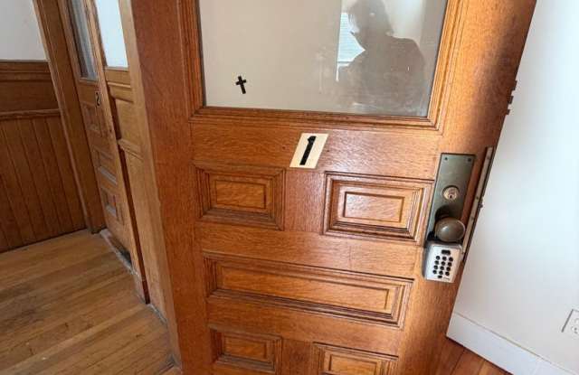 4bed 2bath + living room unit rent $3500 in Brighton Gallery 3
